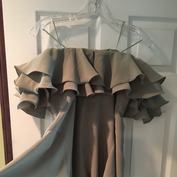 🔥GORGEOUS🔥 UO green off-the shoulder romper - Picture 3 of 5